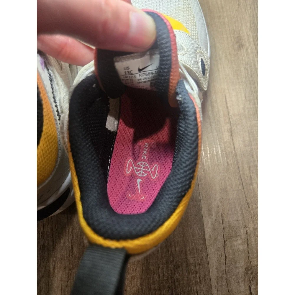 Nike Team Hustle Low Doodles - FJ7688-101~ Size 13~‎